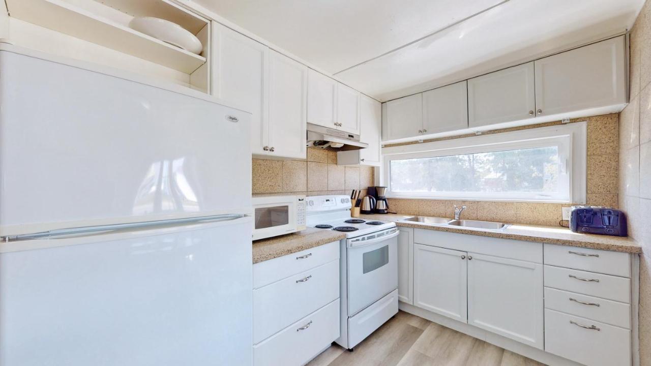 Main Beach River Retreat - Wasaga Beach 1 - Main Strip - 93 Mosley St Esterno foto