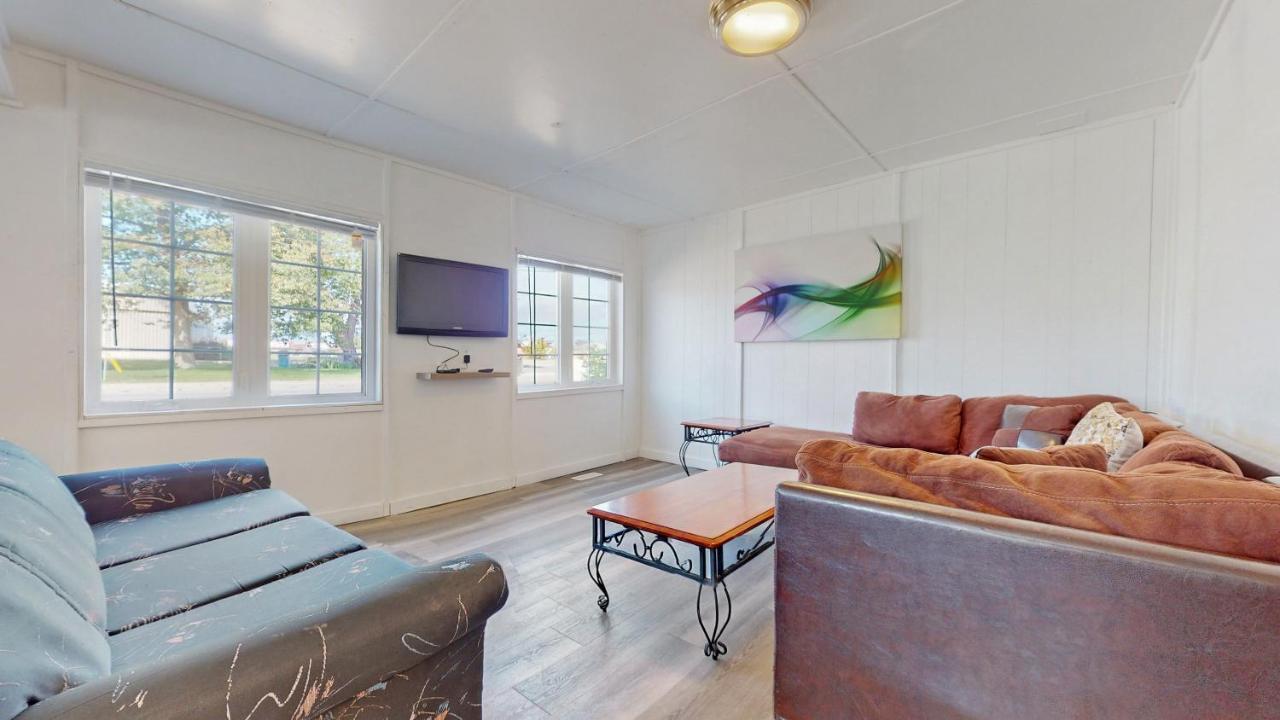 Main Beach River Retreat - Wasaga Beach 1 - Main Strip - 93 Mosley St Esterno foto